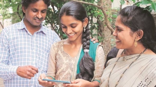 (तस्वीर साभार: द इंडियन एक्सप्रेस) Apeksha Indian Express