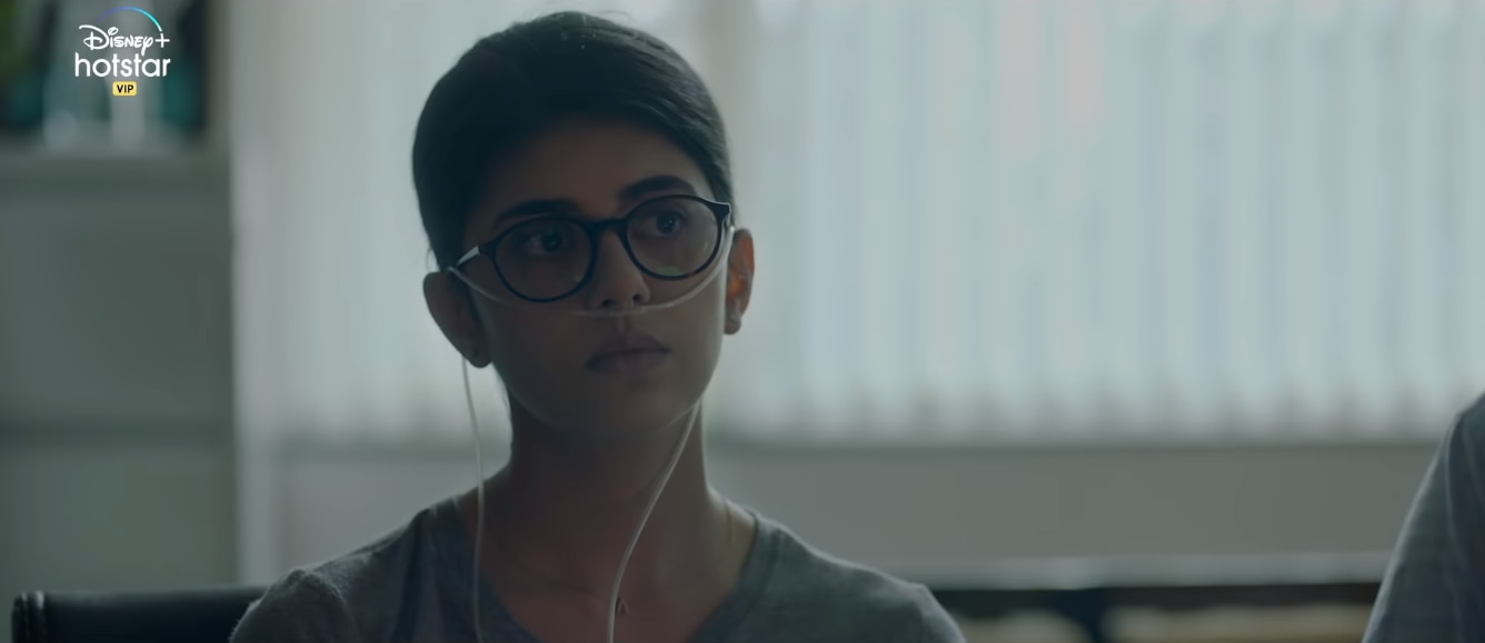 मैनी की किज़ी के रोल में संजना सांघी. मैनी की किज़ी के रोल में संजना सांघी.