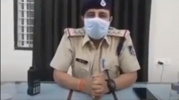 तिलक नगर थाना इन-चार्ज दिनेश वर्मा. Indore Girl 3
