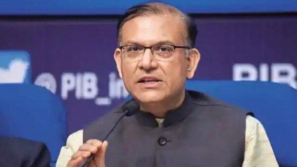 बीजेपी सांसद जयंत सिन्हा पर कॉन्फ्लिक्ट ऑफ इंटरेस्ट का मामला बनने की बात कही जा रही है. बीजेपी सांसद जयंत सिन्हा.