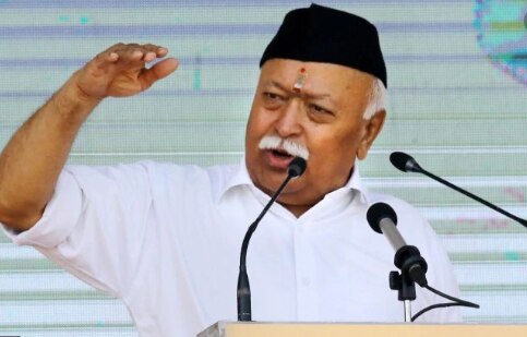 RSS दक्षिणपंथी विचार वाला संगठन है तो हिंदू राष्ट्रवाद और हिंदुत्व की बात करता है. मोहन भागवत (फोटो में) इसके वर्तमान सरसंघचालक हैं. फोटो: India Today RSS दक्षिणपंथी विचार वाला संगठन है तो हिंदू राष्ट्रवाद और हिंदुत्व की बात करता है. मोहन भागवत (फोटो में) इसके वर्तमान सरसंघचालक हैं. फोटो: India Today