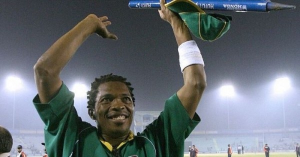 मखाया एंटिनी Ntini 1