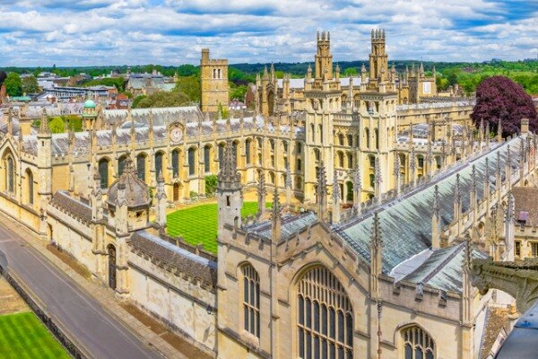 ऑक्सफर्ड यूनिवर्सिटी की वैक्सीन की काफी चर्चा है. फोटो: Oxford ऑक्सफर्ड यूनिवर्सिटी की वैक्सीन की काफी चर्चा है. फोटो: Shiksha Study