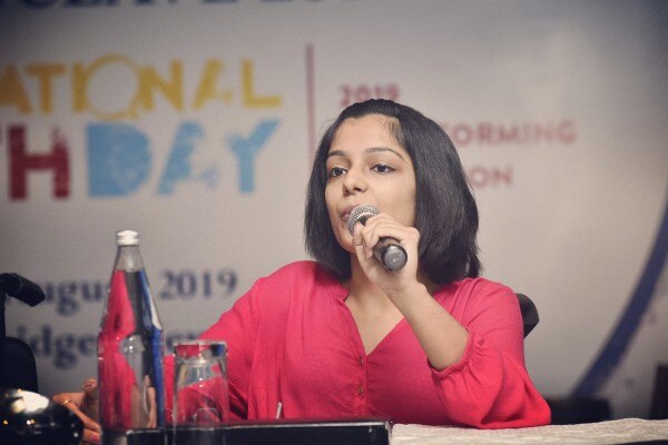 प्रतिष्ठा ने अपनी बारहवीं तक की पढ़ाई घर से ही पूरी की. (तस्वीर साभार: प्रतिष्ठा का फेसबुक पेज) Prat Fb 3
