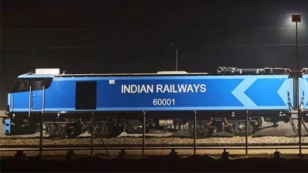12000 हॉर्स पावर का यह रेल इंजन रेलवे और फ्रांसिसी कंपनी एल्स्टम मिलकर बना रहे हैं. 12000 हॉर्स पावर का यह रेल इंजन रेलवे और फ्रांसिसी कंपनी एल्स्टम मिलकर बना रहे हैं.