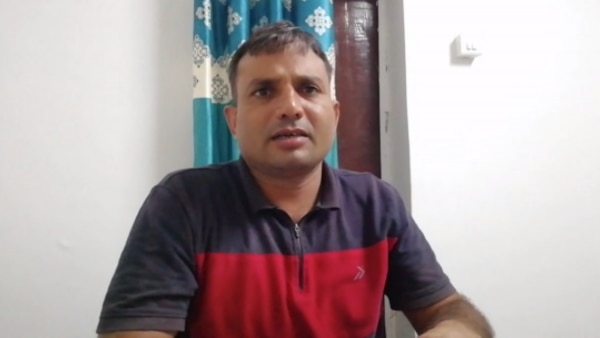 जिस थाने में केस दर्ज हुआ, वहां के SHO अनूप सिंह. (फोटो- उमेश मिश्रा) Sho