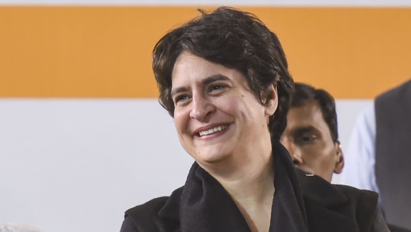 प्रियंका गांधी जल्द ही सरकारी बंगला खाली करने वाली हैं. (फोटो- PTI) Women In News 5