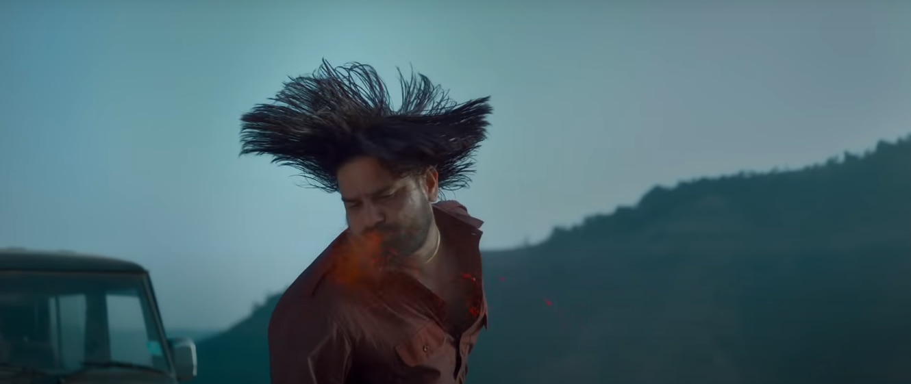 इस इकलौती जगह है टीज़र में जहां फिल्म के विलन का रोल करने वाले जयदीप अहलावत नज़र आते हैं. इस इकलौती जगह है टीज़र में जहां फिल्म के विलन का रोल करने वाले जयदीप अहलावत नज़र आते हैं.