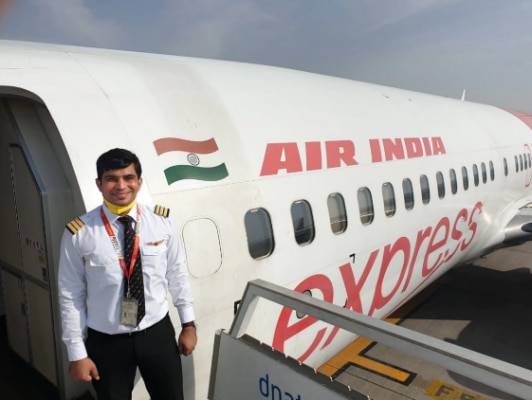 हादसे में मारे गए को-पायलट अखिलेश कुमार. फोटो: PTI हादसे में मारे गए को-पायलट अखिलेश कुमार. फोटो: PTI