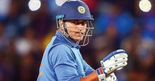 Dhoni Six
