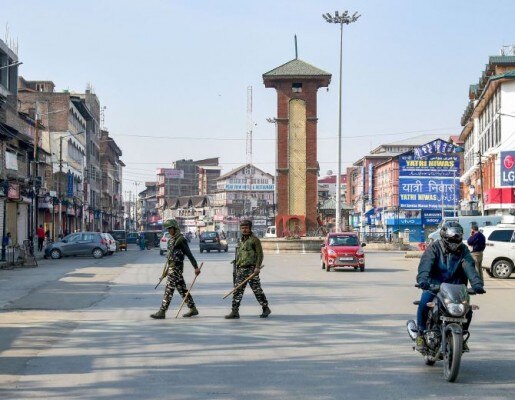 जम्मू-कश्मीर में आर्टिकल 370 हटने के बाद डोमिसाइल नियमों में बदलाव किए गए हैं. सांकेतिक फोटो: India Today जम्मू-कश्मीर में आर्टिकल 370 हटने के बाद डोमिसाइल नियमों में बदलाव किए गए हैं. सांकेतिक फोटो: India Today
