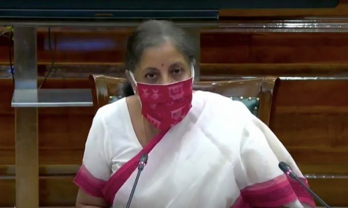 पीएम मोदी के भाषण से पहले निर्मला सीतारमण ने भी ‘ट्रांसपेरेंट टैक्सेशन - ऑनरिंग दी ऑनेस्ट' से जुड़े कई पहलू बताए. (स्क्रीन ग्रैब: यू ट्यूब) पीएम मोदी के भाषण से पहले निर्मला सीतारमण ने भी ‘ट्रांसपेरेंट टैक्सेशन - ऑनरिंग दी ऑनेस्ट' से जुड़े कई पहलू बताए. (स्क्रीन ग्रैब: यू ट्यूब)
