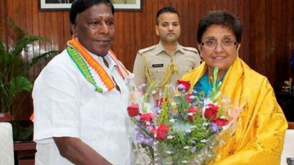 किरण बेदी और वी नारायणसामी. किरण बेदी और वी नारायणसामी.