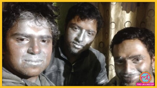 विस्फोटक बनाते हुए मोहम्मद उमर फारूक, समीर डार और आदिल डार. (फोटो: एएनआई) Pulwama Attack