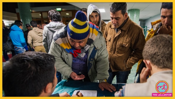 मिडिलईस्ट के कई लोग शरण लेने स्वीडन जैसे देश पहुंचे. (फोटो: एपी) Refugee Immigrant In Sweden