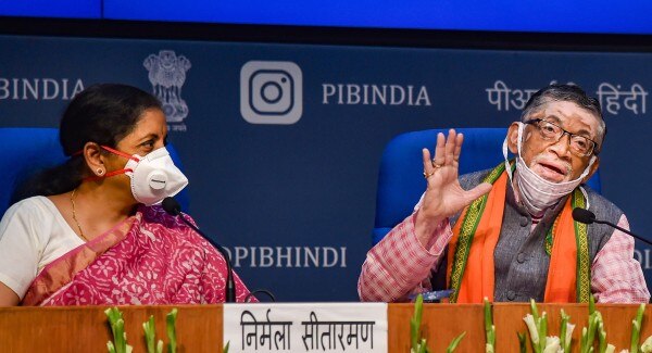 लेबर ऐंड एंप्लॉयमेंट मिनिस्टर संतोष गंगवार (फोटो-पीटीआई) लेबर ऐंड एंप्लॉयमेंट मिनिस्टर संतोष गंगवार (फोटो-पीटीआई)