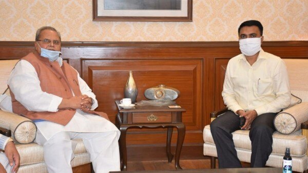 सत्यपाल मलिक और प्रमोद सावंत. सत्यपाल मलिक और प्रमोद सावंत.