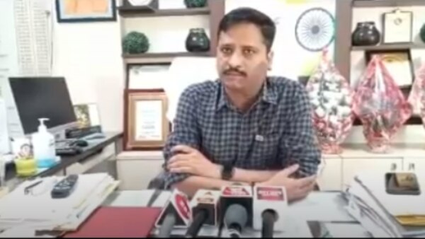 मेरठ SSP अजय साहनी. (फोटो- उस्मान चौधरी) Ssp Meerut
