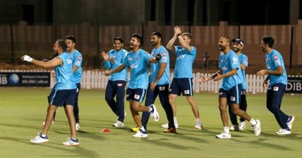 दिल्ली की टीम: DC Twitter Dc Squad