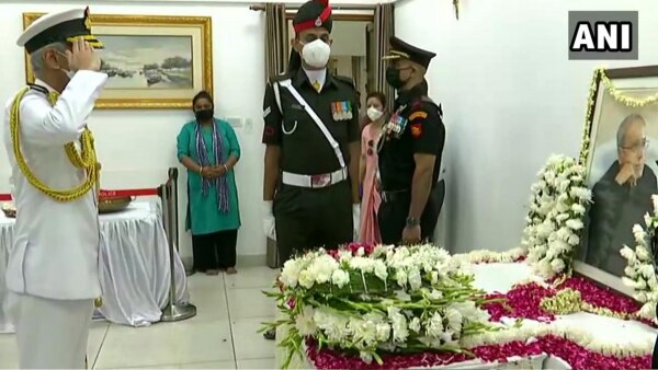 (फोटो सोर्स- ANI) Navy Chief Admiral Karambir Singh