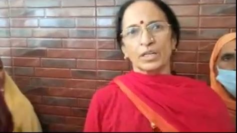 'आज तक' से बात करती हुईं आशा रनौत. (तस्वीर: वीडियो स्क्रीनशॉट) Vid Grab
