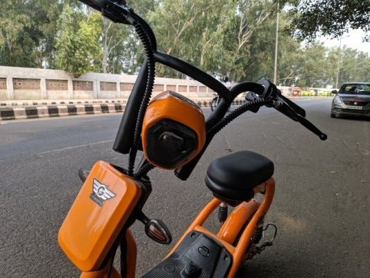LED हेड लैम्प (फ़ोटो: Mohammad Faisal/ The Lallantop) Miso 700 4