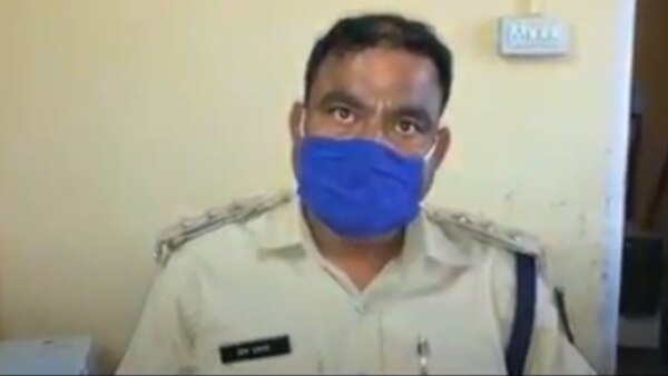 महिला सेल के पुलिस उप-अधिक्षक ओम प्रकाश सोलंकी. (फोटो- सुनील जोशी) On Prakash Solanki