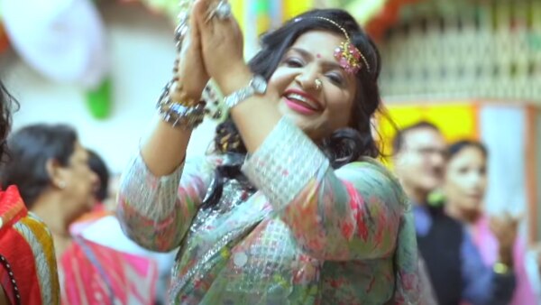 रेखा गुप्ता IAS अधिकारी हैं, भक्तिगीत वाला म्यूज़िक वीडियो बनाया है. (फोटो- वीडियो स्क्रीनशॉट) Rakhee Gupta