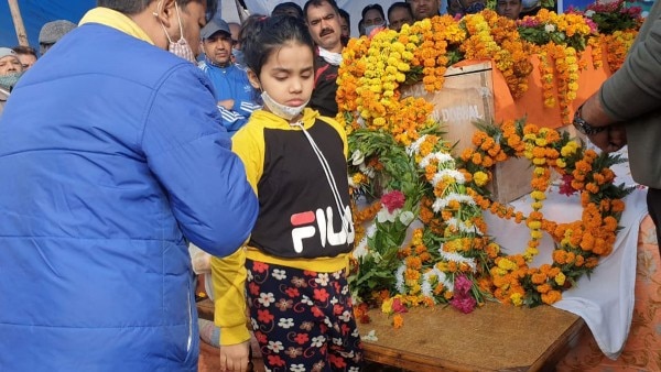 मौली भी बड़े होकर फौज में जाना चाहती है. फोटो- आजतक 1