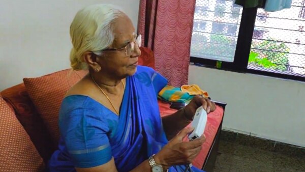 शांता पिल्लई यूट्यूबर बन गई हैं. (फोटो- वीडियो स्क्रीनशॉट) Shanta Pillai