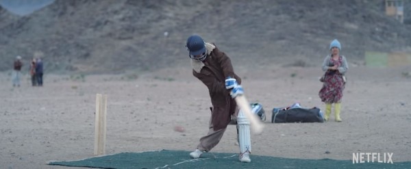 संजय दत्त का किरदार रेफ्यूजी बच्चों को क्रिकेट के जरिए नई दिशा देना चाहता है 