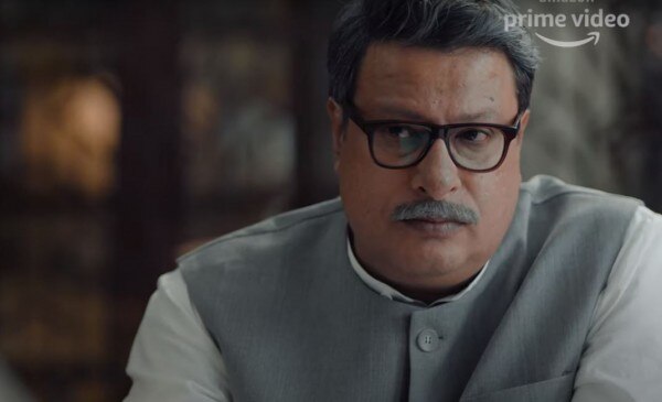 वासेपुर वाले रामाधीर सिंह शायद यहां भी नेता ही बने हैं. फोटो - टीज़र tigmanshu dhulia