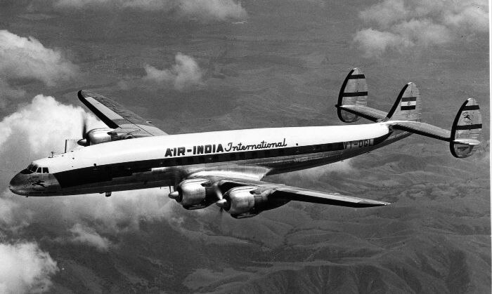 तस्वीर 1950 की है. एयर इंडिया का प्रीमियम विमान लॉकहेड कॉन्स्टेलेशन. (तस्वीर: oldindianphotos.in) तस्वीर 1950 की है. एयर इंडिया का प्रीमियम विमान लॉकहेड कॉन्स्टेलेशन. (तस्वीर: oldindianphotos.in)