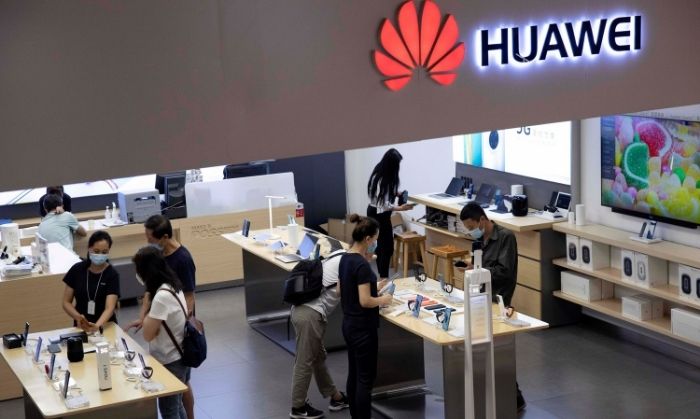 चाइना की हुवाई 5G रेस में सबसे आगे चल रही है. (तस्वीर: PTI) चाइना की हुवाई 5G रेस में सबसे आगे चल रही है. (तस्वीर: PTI)