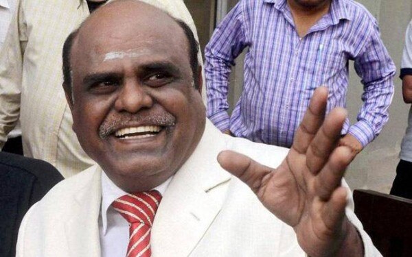 जस्टिस सी एस कर्णन महिलाओं के खिलाफ कथित अभद्र टिप्पणियों के कारण एक बार फिर सुर्खियों में हैं. जस्टिस सी एस कर्णन महिलाओं के खिलाफ कथित अभद्र टिप्पणियों के कारण एक बार फिर सुर्खियों में हैं.