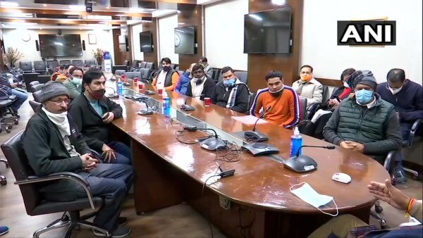 कृषि मंत्री से मिलने कृषि भवन पहुंचे किसान. फोटो- ANI Kisan Meeting