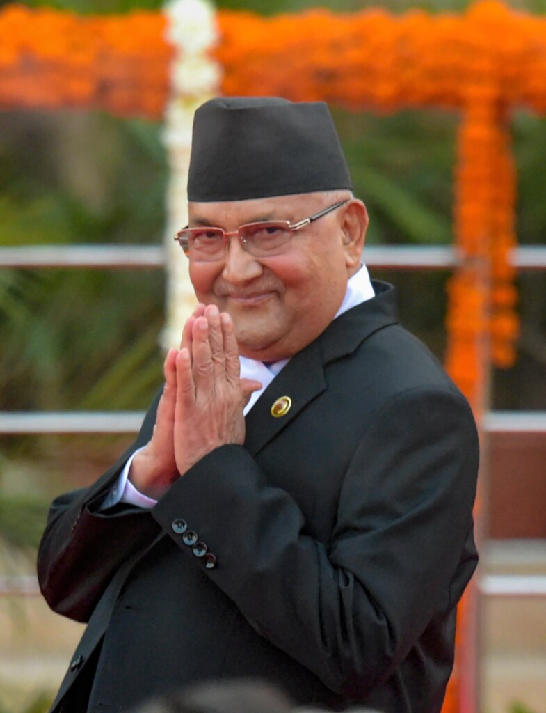 ओली नेपाल में एकछत्र राज चलाने की फ़िराक़ में हैं. ओली नेपाल में एकछत्र राज चलाने की फ़िराक़ में हैं.