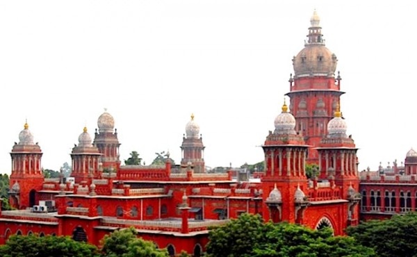मद्रास हाईकोर्ट जहां कर्णन से जुड़े वायरल विडियो विवाद की सुनवाई चल रही है. मद्रास हाईकोर्ट जहां कर्णन से जुड़े वायरल विडियो विवाद की सुनवाई चल रही है.