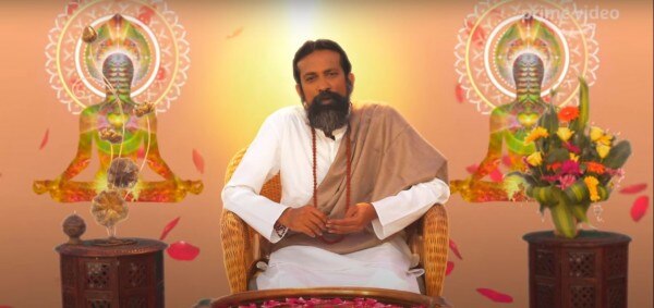 बाबाजी ने जो कहा, दोनों चोरों ने हाथ जोड़ के माना. फोटो - ट्रेलर बाबाजी ने जो कहा, दोनों चोरों ने हाथ जोड़ के माना. फोटो - ट्रेलर