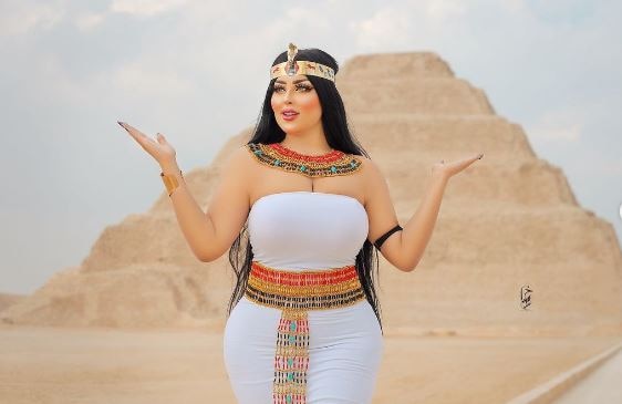 वो तस्वीरें जिन पर आपत्ति दर्ज कराई गई.(तस्वीर: instagram) Salma Insta