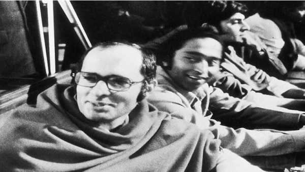 संजय गांधी को साफगोई पसंद इंसान माना जाता था. संजय गांधी को साफगोई पसंद इंसान माना जाता था.