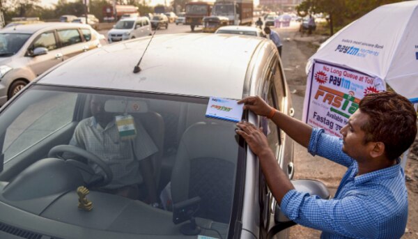 टोल टैक्स की दुनिया में नई क्रांति है फास्टैग. (फाइल फोटो- PTI) Toll Fastag