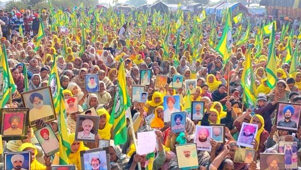 कृषि कानूनों के खिलाफ किसानों कि विधवाएं भी धरन पर बैठीं. (फोटो- भारतीय किसान यूनियन (एकता उग्राहन) का फेसबुक पेज) Widows Of Farmers