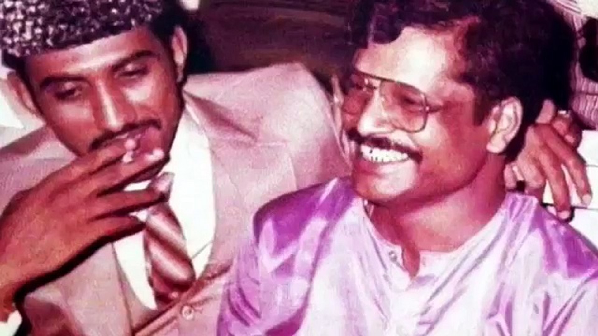 ओरिजिनल अब्दुल लतीफ, जिसका रोल शाहरुख खान ने फिल्म रईस में किया था. चश्मे से तो पहचान ही गए होंगे. ओरिजिनल अब्दुल लतीफ, जिसका रोल शाहरुख खान ने फिल्म रईस में किया था. चश्मे से तो पहचान ही गए होंगे.