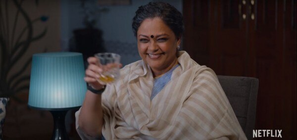 ज़िंदगी को एक घूंट में पीने वाली नयन. फोटो - ट्रेलर Tribhanga Trailer