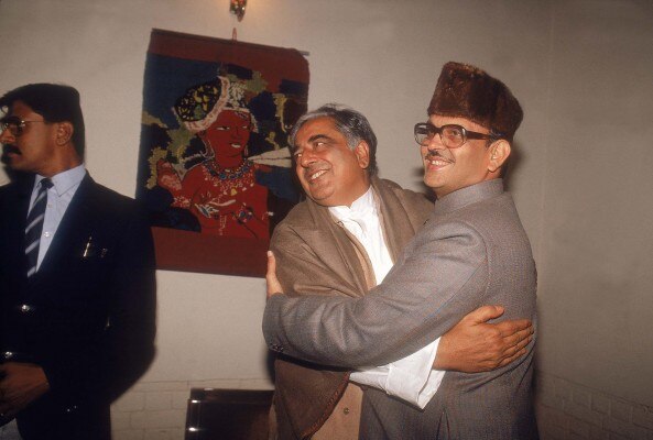 मुफ्ती मोहम्मद सईद को वीपी सिंह की सरकार में गृह मंत्री बनाया गया था. मुफ्ती मोहम्मद सईद को वीपी सिंह की सरकार में गृह मंत्री बनाया गया था.