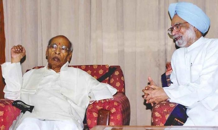 उदारीकरण के दो चेहरे. (तस्वीर: PTI) उदारीकरण के दो चेहरे. (तस्वीर: PTI)