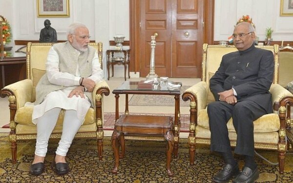 इंडियन आर्मी की सर्वोच्च कमान किसके पास होती है?