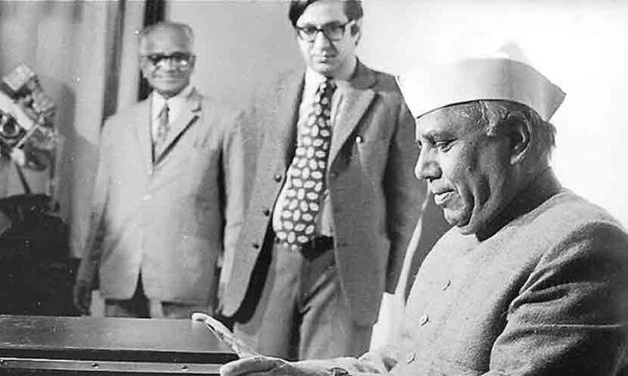 काला रे, बजट काला रे... (तस्वीर में: यशवंतराव बलवंतराव चव्हाण) काला रे, बजट काला रे... (तस्वीर में: यशवंतराव बलवंतराव चव्हाण)
