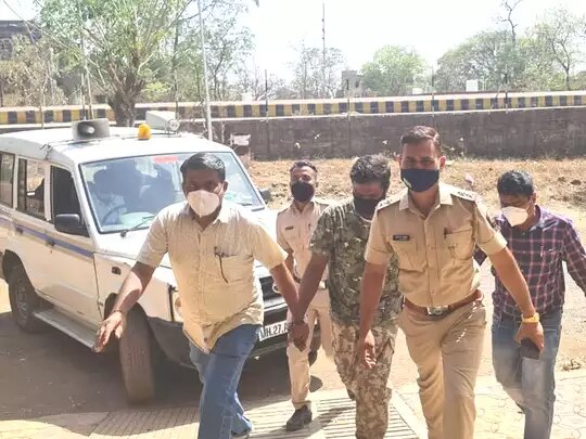 पुलिस की गिरफ्त में आरोपी विनोद शिवकुमार. पुलिस की गिरफ्त में आरोपी विनोद शिवकुमार.